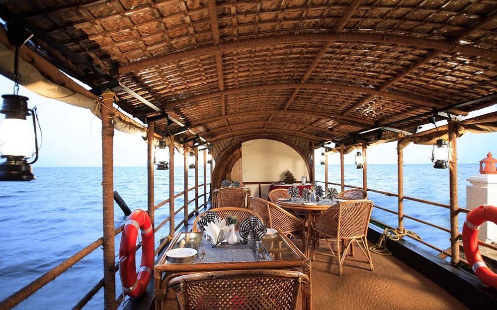 Cocobay Resort クマラコム レストラン 写真